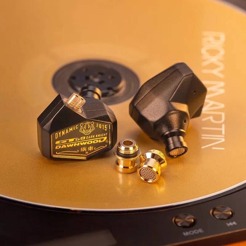 DAWNWOOD GT09 Dark Knight IEM  - In Ear Monitor Iem บทวิจารณ์และราคา